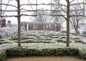 Broughton Grange, Oxfordshire; garden designed by Tom Stuart-Smith